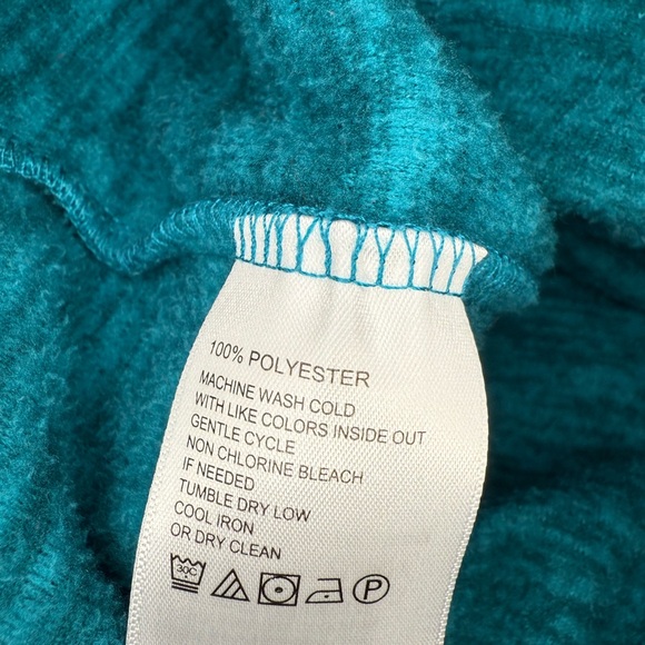 Tommy Bahama Green 3/4 zip - Picture 4 of 8